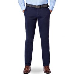 Spodnie Chino Granatowe Tommy II. Spodnie męskie LANCERTO, na co dzień, s, bez wzorów, z elastanu, eleganckie. Za 299,90 zł.