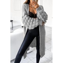Kardigan ZOGA GREY. Szare bluzy damskie Kardigan ZOGA GREY, uniwersalny, bez wzorów, z dzianiny, bez rękawów, bez kaptura. W wyprzedaży za 99,00 zł.