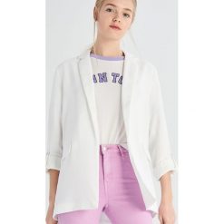 Gładka marynarka - Biały. Białe marynarki damskie marki Sinsay, s, bez wzorów. Za 69,99 zł.