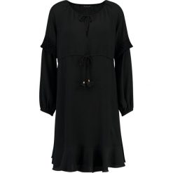 Sisley TIE WAIST SMOCK DRESS Sukienka letnia nero. Czarne sukienki damskie letnie marki Sisley, z elastanu. Za 499,00 zł.