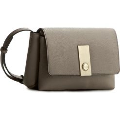 Torebka CALVIN KLEIN BLACK LABEL - Carri3 Crossbody K60K602074 094. Brązowe listonoszki damskie marki Calvin Klein Black Label. W wyprzedaży za 379,00 zł.