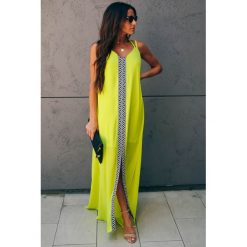 Sukienka LORANA LIME. Zielone sukienki damskie Sukienka LORANA LIME, s, bez wzorów, bez kołnierzyka, bez rękawów, długie. W wyprzedaży za 99,00 zł.