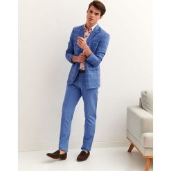 Spodnie chino z paskiem regularne. Niebieskie spodnie męskie Top Secret, na co dzień, na lato, m, bez wzorów, z tkaniny, eleganckie. W wyprzedaży za 59,99 zł.