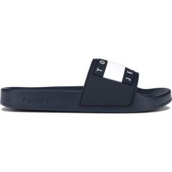 Tommy Jeans Kapcie Niebieski. Niebieskie kapcie damskie Tommy Jeans, z jeansu. Za 240,95 zł.