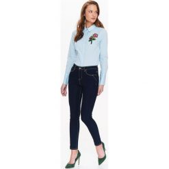 SPODNIE DŁUGIE DAMSKIE, OBCISŁE JEANSY. Szare jeansy damskie marki Top Secret, s, z jeansu. W wyprzedaży za 59,99 zł.