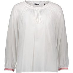 Bluzka w kolorze białym. Białe bluzki damskie Marc O'Polo, bez wzorów, z bawełny, bez kołnierzyka, bez rękawów. W wyprzedaży za 219,95 zł.