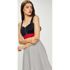 Haily's - Sukienka Soraja. Niebieskie sukienki damskie dzianinowe marki Haily's, na co dzień, s, casualowe, na ramiączkach, mini, dopasowane. W wyprzedaży za 69,90 zł.