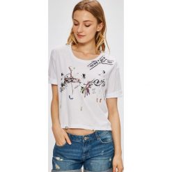 Miss Poem - Top. Białe topy damskie Miss Poem, l, z aplikacjami, z bawełny, z okrągłym kołnierzem. W wyprzedaży za 39,90 zł.