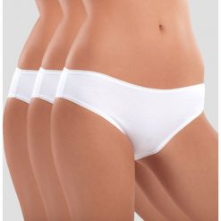 Trójpak klasycznych fig Nancy. Pomarańczowe majtki damskie marki Babell, bez wzorów, z materiału. Za 23,99 zł.