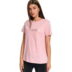T-shirt damski z nadrukiem. Różowe t-shirty damskie z nadrukiem, z bawełny, z okrągłym kołnierzem. W wyprzedaży za 24,99 zł.