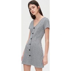 Sukienka mini w kratkę - Czarny. Czarne sukienki damskie Cropp, s, w kratkę, bez kołnierzyka, bez rękawów, mini. Za 69,99 zł.