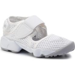 Buty NIKE - Rift (Gs/Ps Boys) 322359 111 White/Wolf Grey. Białe półbuty dziewczęce Nike, na rzepy. W wyprzedaży za 199,00 zł.