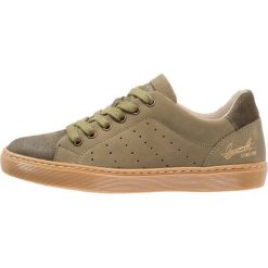 Bullboxer Tenisówki i Trampki kaky. Brązowe trampki męskie marki Bullboxer, ze skóry ekologicznej. Za 299,00 zł.