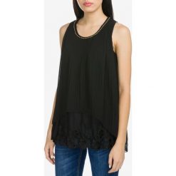 Desigual Marilin Top Czarny. Czarne podkoszulki damskie Desigual, xs, w koronkowe wzory, z poliesteru, bez kołnierzyka. Za 464,95 zł.