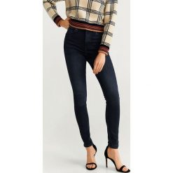Mango - Jeansy Soho5. Niebieskie jeansy damskie Mango, bez wzorów, z elastanu, z podwyższonym stanem. Za 139,90 zł.