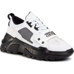Sneakersy VERSACE JEANS COUTURE - E0YZASC4 71604 003. Brązowe sneakersy męskie Versace Jeans Couture, na co dzień, bez wzorów, z jeansu, eleganckie, bez zapięcia. Za 899,00 zł.