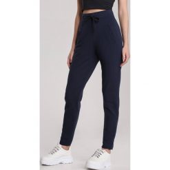 Granatowe Spodnie Viviefa. Niebieskie spodnie damskie Renee, s, z dresówki. Za 79,99 zł.