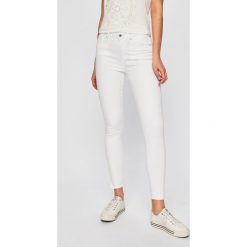 Tommy Hilfiger - Jeansy Como. Białe jeansy damskie TOMMY HILFIGER. W wyprzedaży za 299,90 zł.