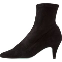 LAB Botki black. Czarne botki damskie skórzane marki LAB, klasyczne. Za 459,00 zł.