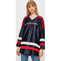 Tommy Sport - Bluzka. Niebieskie topy damskie Tommy Sport, s, z nadrukiem, z poliesteru, bez kołnierzyka. Za 339,90 zł.