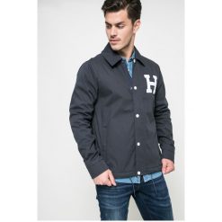Hilfiger Denim - Kurtka Varsity Coach. Niebieskie płaszcze męskie Hilfiger Denim, s, bez wzorów, z bawełny, krótkie, bez kaptura. W wyprzedaży za 329,90 zł.