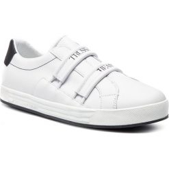 Sneakersy TRUSSARDI JEANS - 77A00145 W004. Białe sneakersy męskie Trussardi Jeans, na co dzień, bez wzorów, z jeansu, bez zapięcia. Za 599,00 zł.