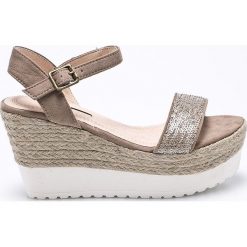Corina - Sandały Bom Bon Chic. Szare koturny damskie marki Corina, bez obcasa, na obcasie, na klamry. W wyprzedaży za 99,90 zł.