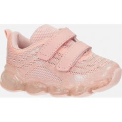 Różowe buty sportowe na rzep casu 788-b. Różowe buty dziewczęce sportowe Casu, bez wzorów, bez zapięcia. Za 59,99 zł.