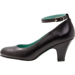 LAB Czółenka black. Czarne czółenka marki LAB, z materiału, klasyczne. Za 399,00 zł.