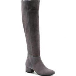 Buty zimowe damskie: Skórzane kozaki w kolorze szarym