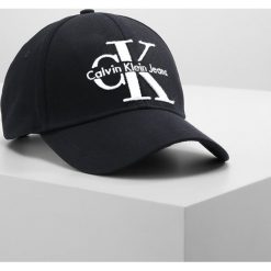 Czapki damskie: Calvin Klein Jeans REISSUE BASEBALL Czapka z daszkiem black