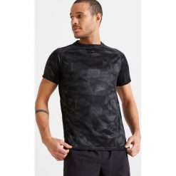 Koszulka krótki rękaw fitness cardio FTS 120 męska. Brązowe koszulki męskie DOMYOS, m, bez wzorów, z poliesteru, bez kołnierzyka, z krótkim rękawem, krótkie. Za 29,99 zł.