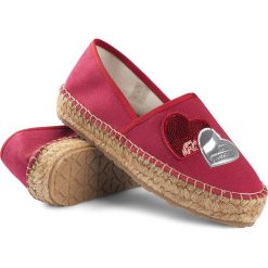 Espadryle Love Moschino. Czerwone espadryle damskie bez wzorów, bez obcasa. Za 299,00 zł.