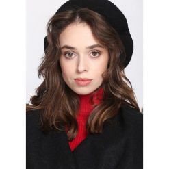 Czarny Beret Parisian Chic. Czarne berety damskie Born2be, bez wzorów. Za 59,99 zł.