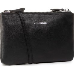 Torebka COCCINELLE - FV3 Mini Bag E5 FV3 55 F7 07 Noir 001. Czarne listonoszki damskie Coccinelle, bez wzorów, ze skóry, bez dodatków. W wyprzedaży za 489,00 zł.