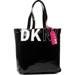 Torebka DKNY - Zoe-Tote R01AEH41 Blk/Wht BLW. Czarne torebki klasyczne damskie DKNY, bez wzorów, ze skóry ekologicznej, klasyczne, bez dodatków. Za 719,00 zł.