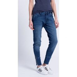 Pepe Jeans - Jeansy Flexy. Niebieskie boyfriendy damskie Pepe Jeans. W wyprzedaży za 219,90 zł.