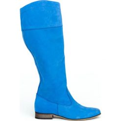 Nieocieplane kozaki na niskim obcasie - skóra naturalna - model 125 - kolor szafirowy. Niebieskie kozaki damskie Zapato, na lato, z jeansu, eleganckie, na wysokim obcasie, na płaskiej podeszwie, bez zapięcia. W wyprzedaży za 366,75 zł.