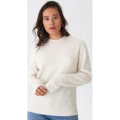 Gładki sweter - Kremowy. Białe swetry damskie House, xl, bez wzorów, bez rękawów, bez kaptura. W wyprzedaży za 39,99 zł.