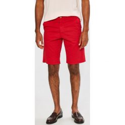 Wrangler - Szorty. Czerwone spodenki i szorty męskie Wrangler, bez wzorów, z elastanu, casualowe. W wyprzedaży za 99,90 zł.
