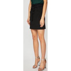 Haily's - Spódnica Everly. Zielone spódniczki damskie Haily's, na co dzień, s, bez wzorów, z elastanu, mini, proste. W wyprzedaży za 49,90 zł.
