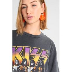 Bluzki, topy, tuniki: Topshop KISS BELT Tshirt z nadrukiem charcoal
