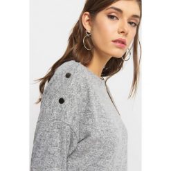 Sweter z guzikami na ramionach. Szare bez kategorii Orsay, xs, z elastanu. Za 69,99 zł.