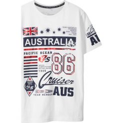 T-shirt bonprix biały z nadrukiem. Białe koszule chłopięce bonprix, z nadrukiem, z okrągłym kołnierzem, bez rękawów. Za 29,99 zł.