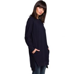 Bluza - tunika z rozcięciami po bokach i ściągaczem na dole - granatowa. Tuniki damskie BE, s, bez wzorów, z elastanu, bez rękawów, długie, bez kaptura. W wyprzedaży za 170,00 zł.
