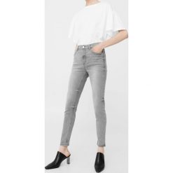 Mango - Jeansy Noa1. Szare jeansy damskie marki Mango, z elastanu, z podwyższonym stanem. W wyprzedaży za 59,90 zł.