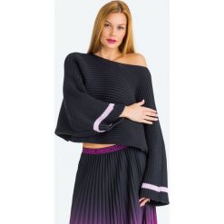 SWETER emporio armani travel essential. Czarne swetry damskie Emporio Armani, z aplikacjami, z materiału, bez rękawów, bez kaptura. Za 1016,10 zł.