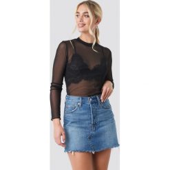 Trendyol Yol Mesh Top - Black. Czarne topy damskie Trendyol, bez wzorów, z materiału, z okrągłym kołnierzem. Za 72,95 zł.