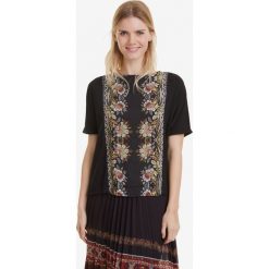 Desigual Penny Koszulka Czarny. Czarne koszulki damskie Desigual, l, bez wzorów, z bawełny, bez kołnierzyka, z krótkim rękawem. Za 274,95 zł.