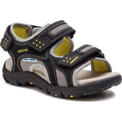 Sandały GEOX - J S.Strada B J9224B 014CE C0054 M Black/Yellow. Szare sandały chłopięce Geox, ze skóry ekologicznej, bez zapięcia. W wyprzedaży za 169,00 zł.